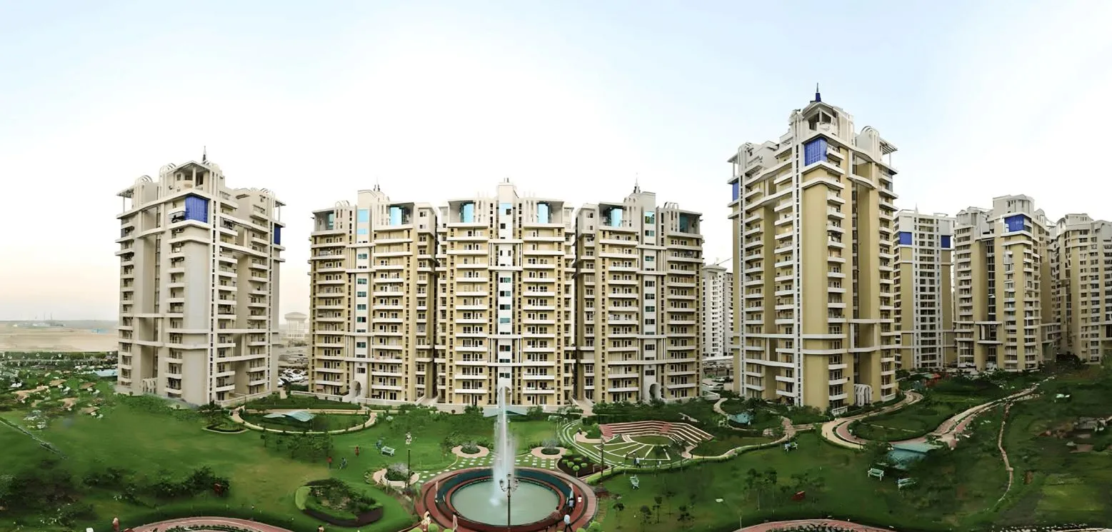 2BHK apartment in Mumbai with sea view by Catseye Realtors